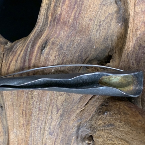 Sculpted Designer Pin - Picture 2 of 6